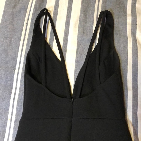 Lulu’s Bodycon Plunge Dress - Picture 3 of 4